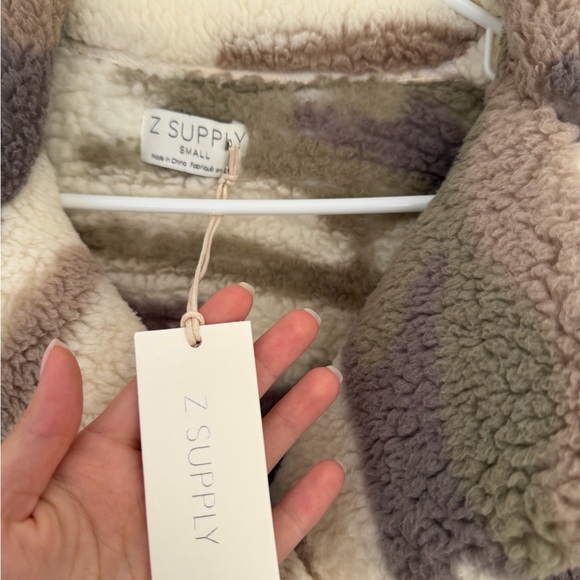 New Z Supply Camo Sherpa Jacket - Picture 2 of 6